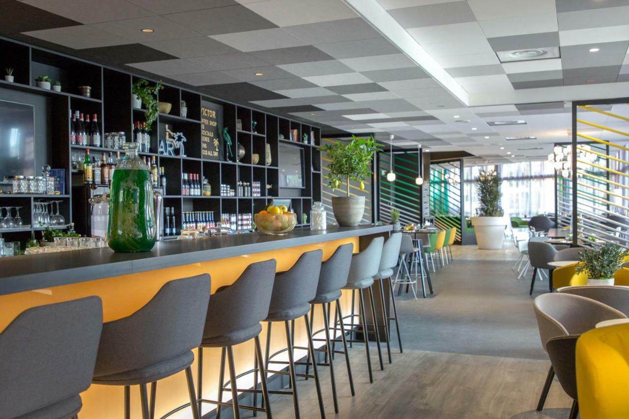 耶尔中心蔚蓝海岸美居酒店 外观 照片